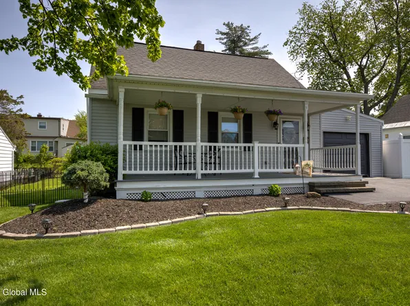 33 Rose Court, Cohoes, NY 12047