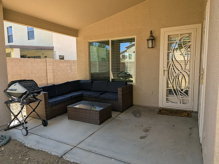 4630 E Torrey Pines Ln — Photo 12