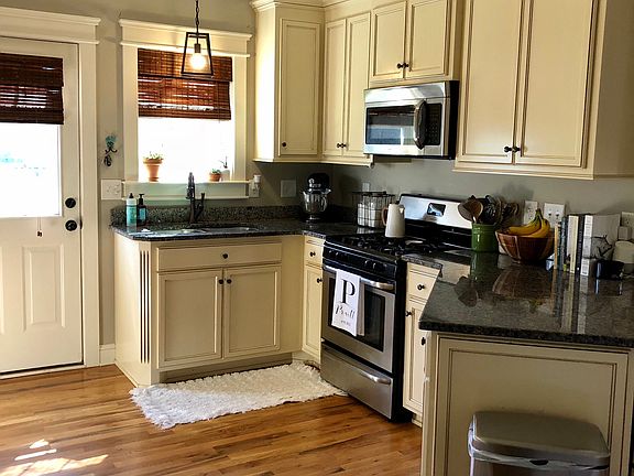 3rd image of 323 Greenwood Ave