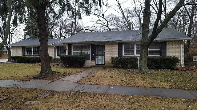 21541 Jeffrey Ave photo 1