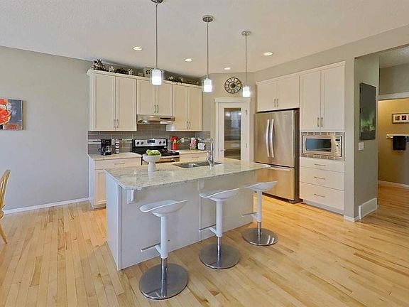 5th image of 28 Cranarch Cres SE