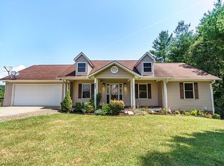 385 Green Valley Dr, Mars Hill, NC 28754