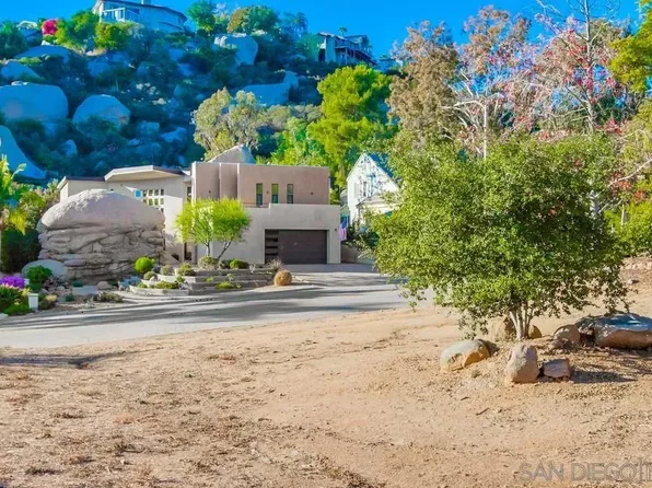 28543 Meadow Glen Way W #1, Escondido, CA 92026