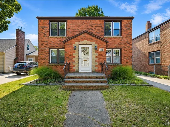 131 Chamberlin Dr, West Seneca, NY 14210