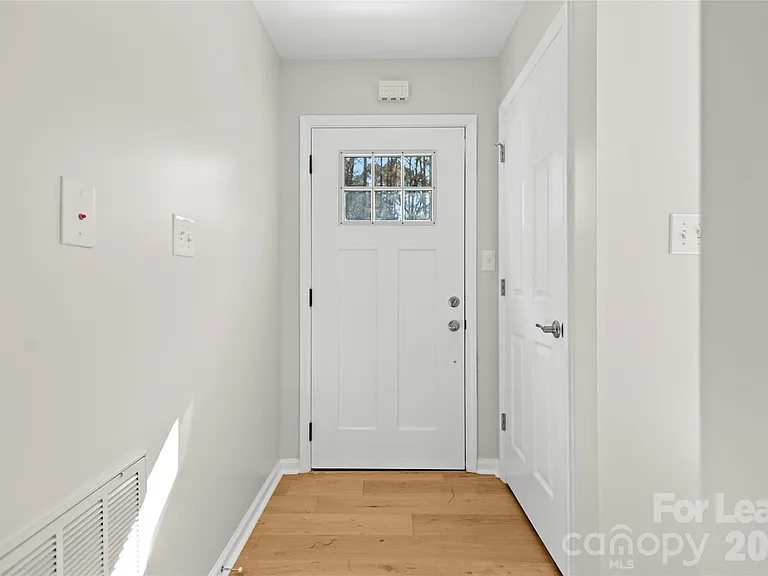 280 Lakeview Shores Loop — Photo 4