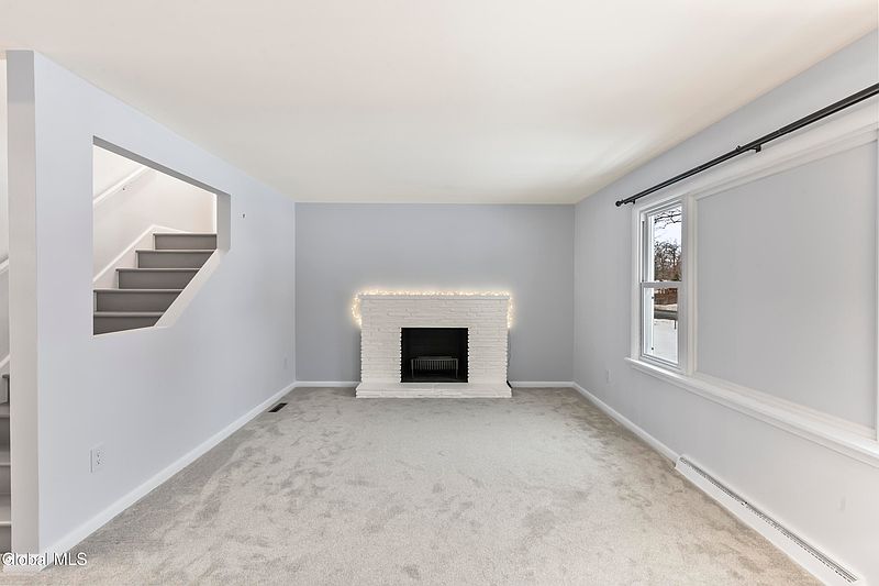 5th image of 15 Maywood Drive