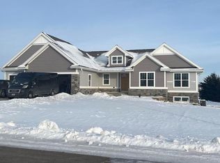 6640 Florence Ruth Ln, Sun Prairie, WI 53590