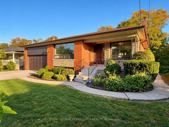 169 Grandravine Dr, Toronto, ON M3J 1B6