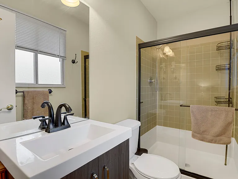 1009 Pioneer Ln — Photo 13