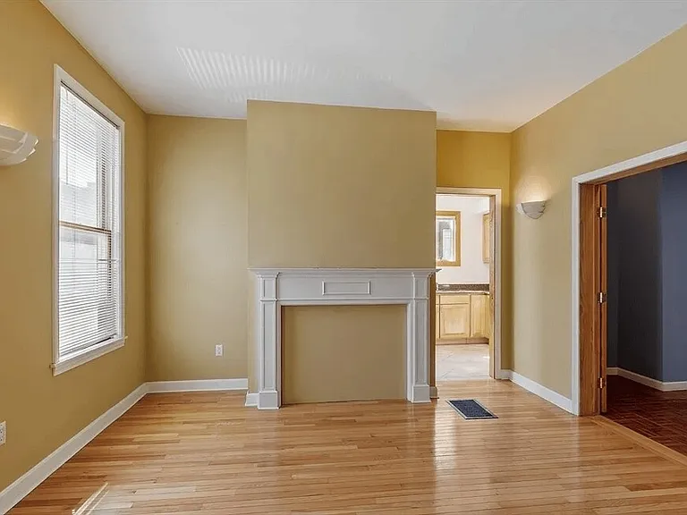 197-199 Dorchester St #1 — Photo 5