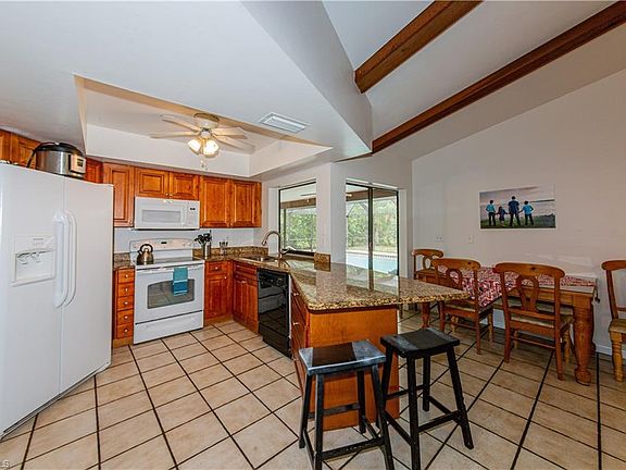 4th image of 4128 SW 5th Pl