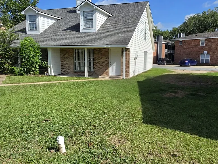 16023 Derby Ave — Photo 1