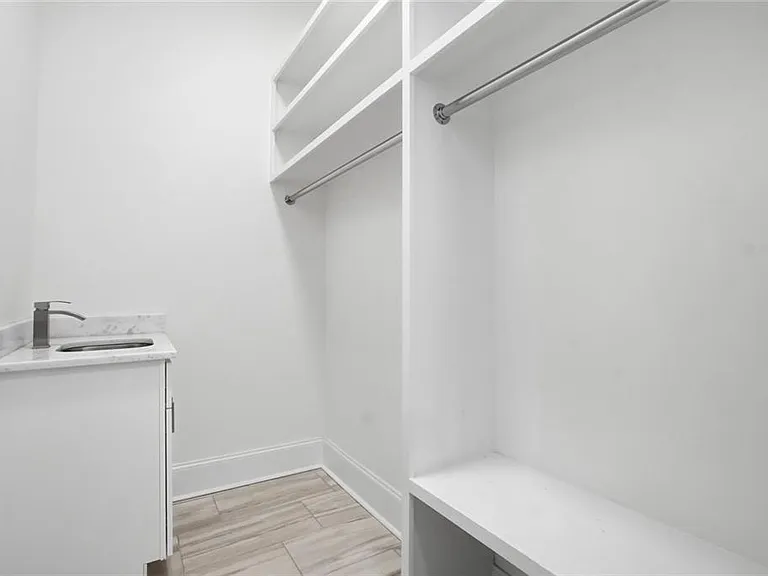 2415 Rugby Ave — Photo 27