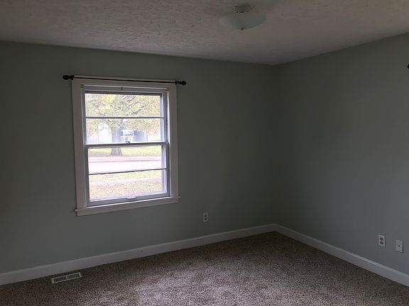 3rd image of 1311 Cabell Dr