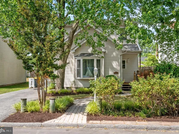 504 Fairmount Dr, Edgewater, MD 21037