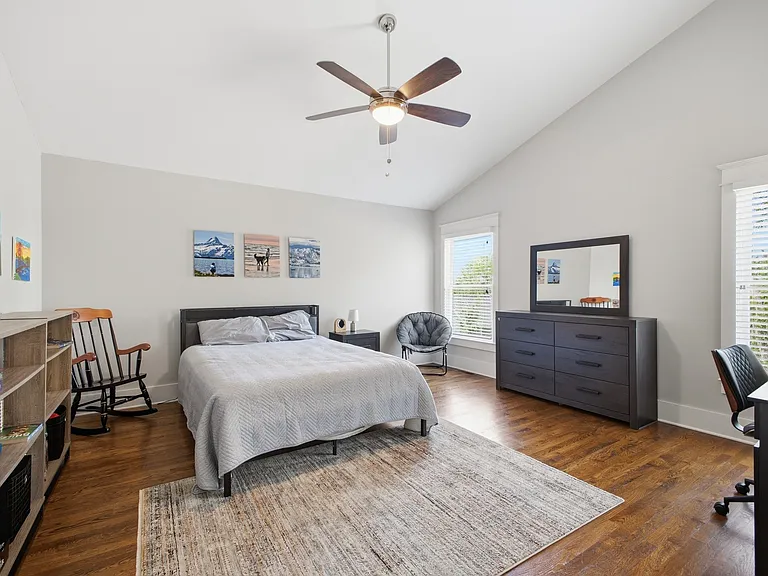 1102 Caldwell Ave — Photo 30