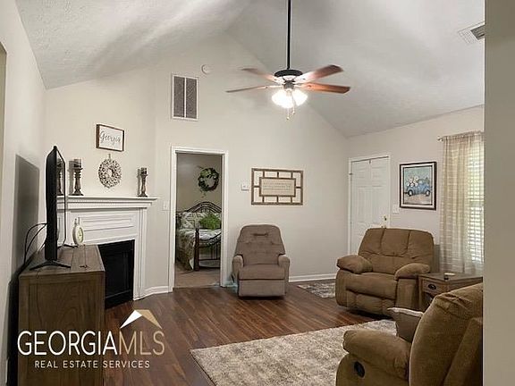 4th image of 43 Woodduck Ct