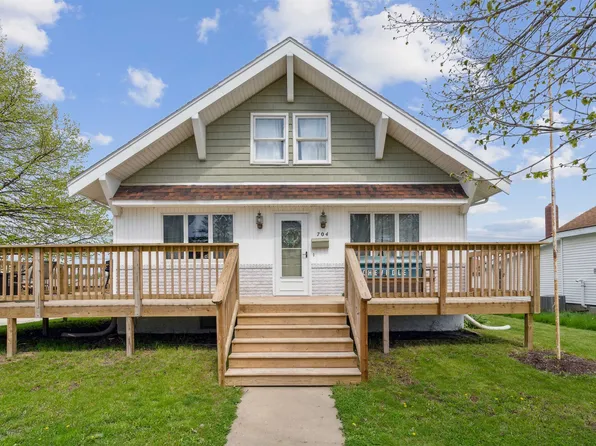 704 2nd Ave SE, Dyersville, IA 52040