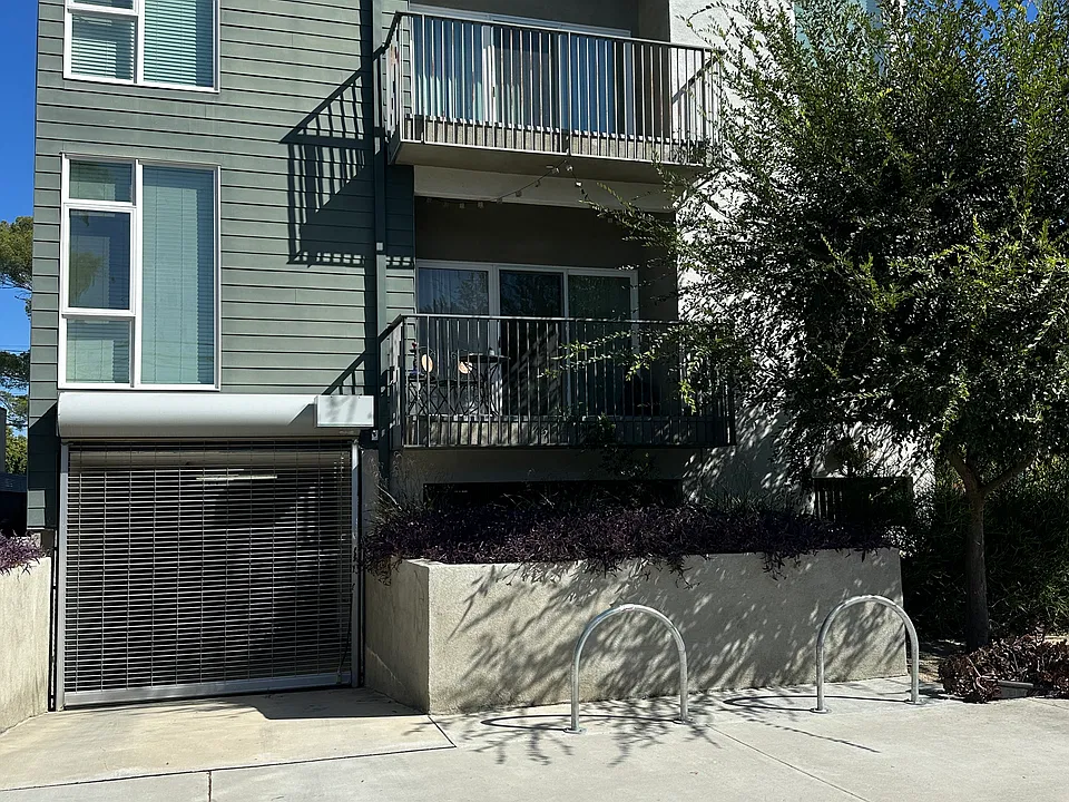 5132 Cahuenga Blvd #3