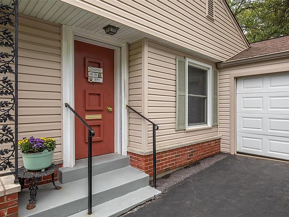 3rd image of 444 Woodlawn Estates Dr