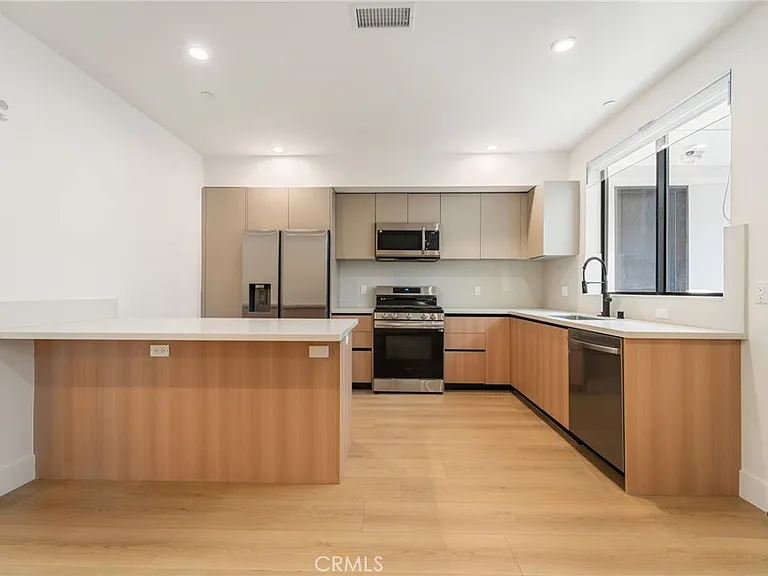7510 Sepulveda Blvd #204 — Photo 10