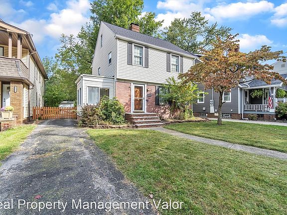 3rd image of 15212 Lydian Ave