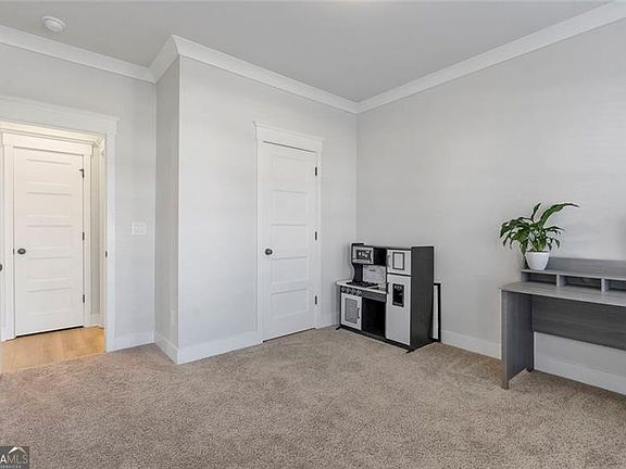 4th image of 5316 Milford Dr