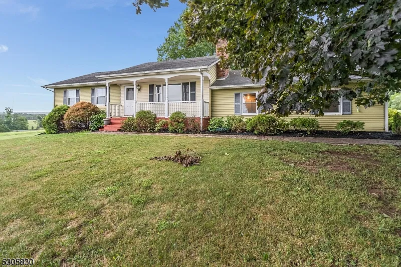 3 bed, 3.0 bath, $3,600 — Photo 2