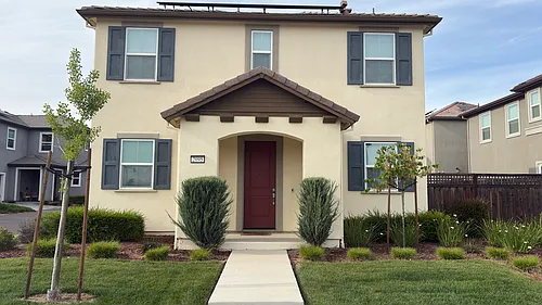 2095 Daimler St Photo 1