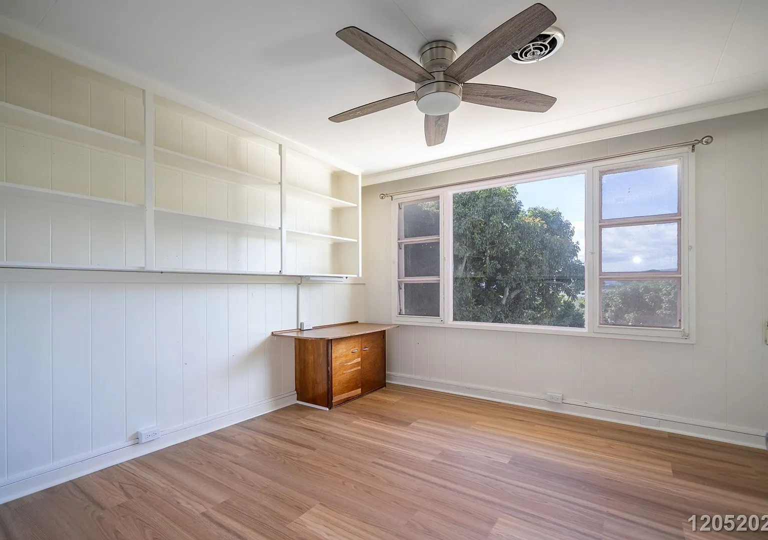 Partially Renovated Upstairs 3 BD 1 BA home in Aiea ($150 off if rented by the end of August) — Photo 4
