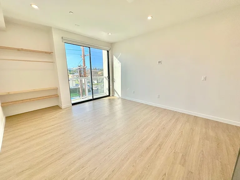 11500 Culver Blvd — Photo 32