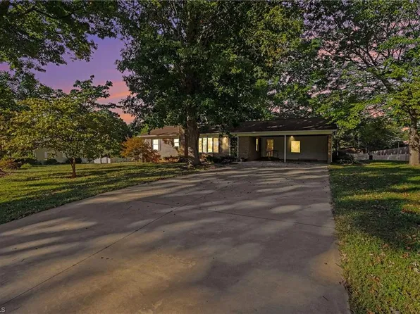 225 Edgewood Dr, Statesville, NC 28625
