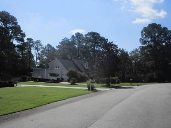 Exterior Neighborhood (street photo)