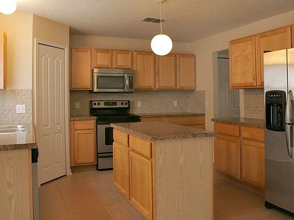 3rd image of 642 Westcliffe Dr