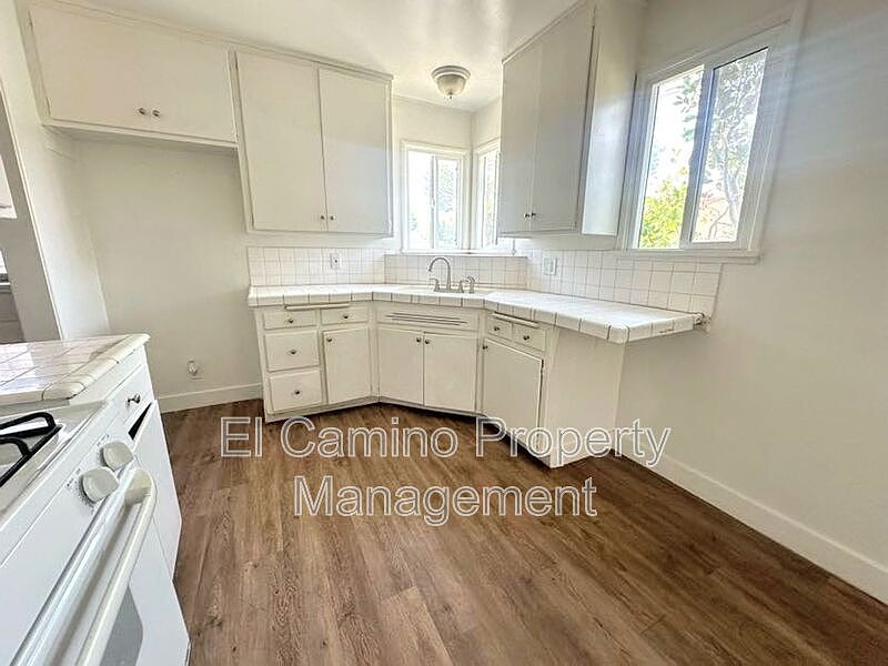 1st image of 325 W Spruce Ave