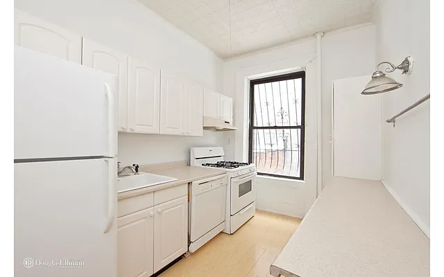 Rented by Douglas Elliman | media 30