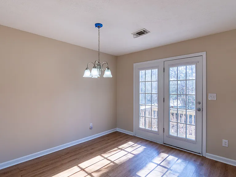 700 Keyes Dr — Photo 10