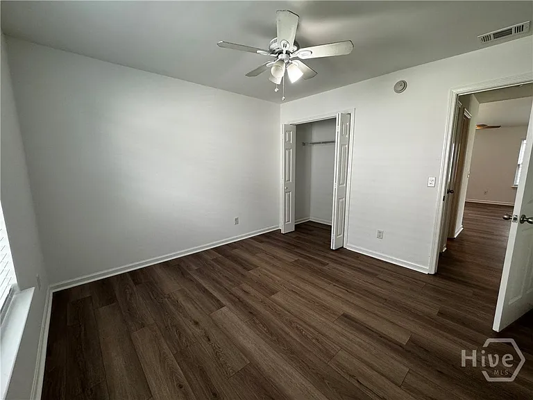 115 Fox Glen Ct — Photo 9