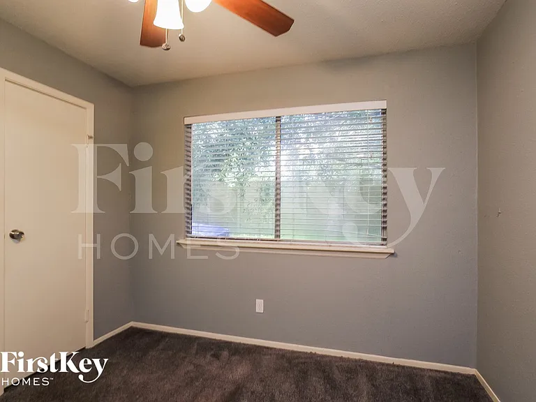 20030 Bambiwoods Dr — Photo 12