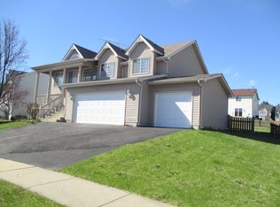 1010 Shawnee Ct, Harvard, IL 60033