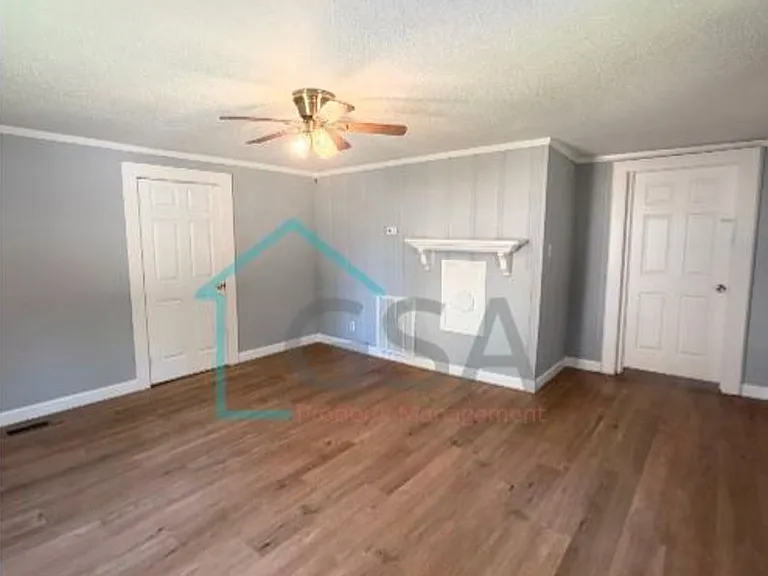 4113 E North St — Photo 2