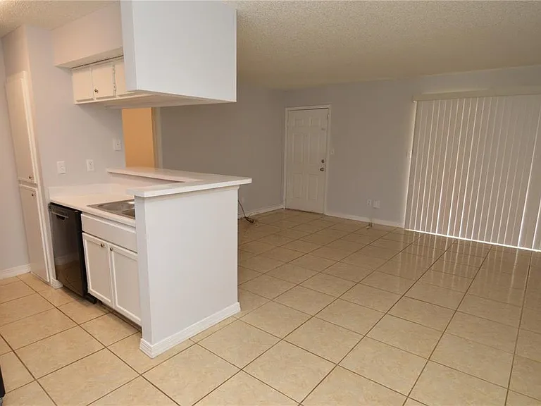 8643 Mallard Reserve Dr #104 — Photo 9