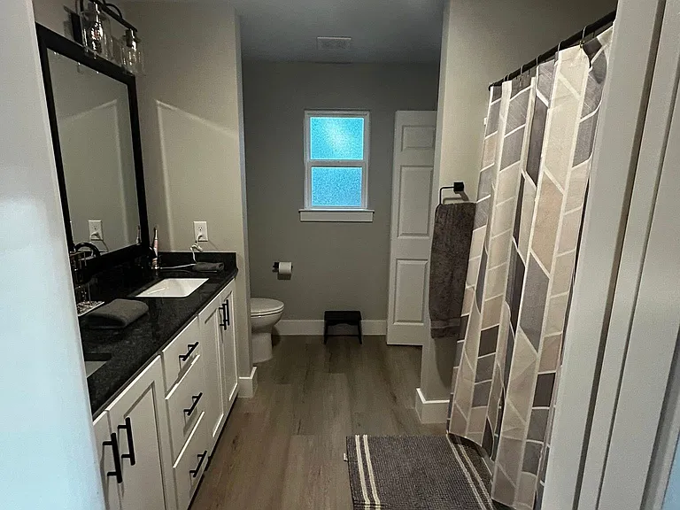 1403 Wilson Ave — Photo 11