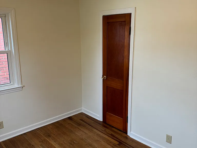 131 E Channel St — Photo 3
