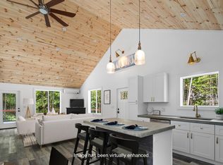 270 Camden Rd, Hope, ME 04847