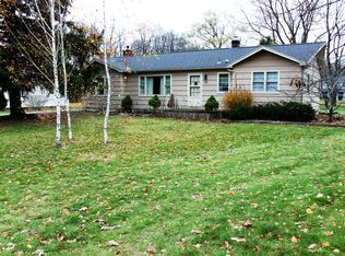 828 Embury Rd, Penfield, NY 14526