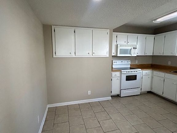 5th image of 803 W Island Square Dr