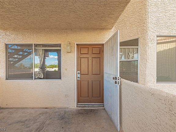 4th image of 901 Sulphur Springs Ln Unit 102