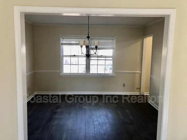 613 Reef Ln — Photo 9