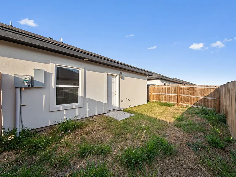 2428 N Valley Cir — Photo 17